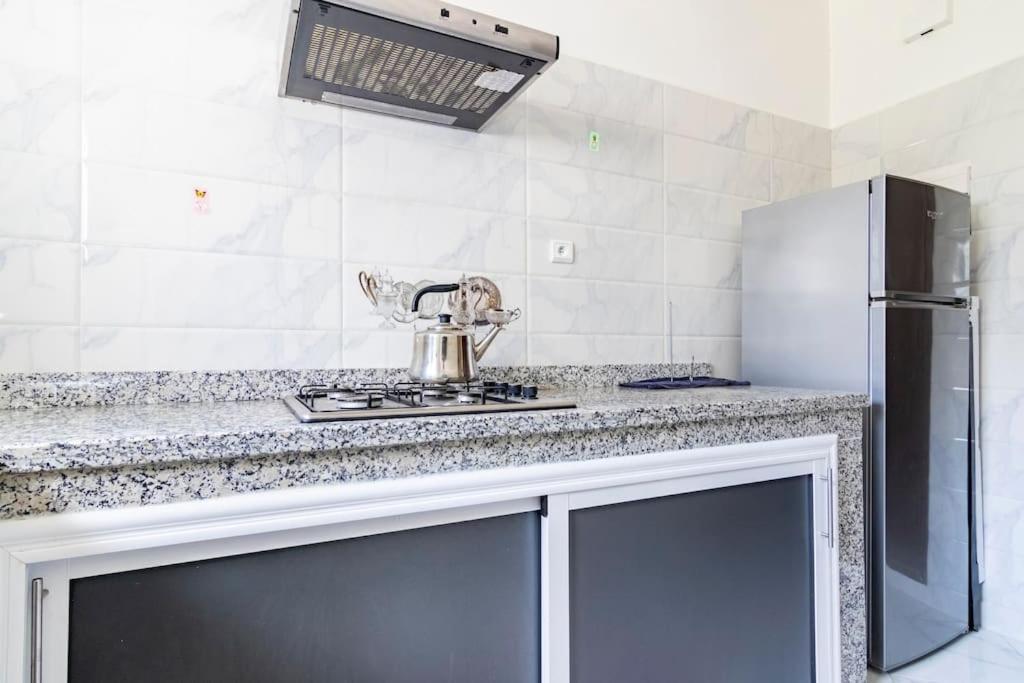 Appartement Chaleureux Et Calme, Parking, Jardin Agadir Exterior foto