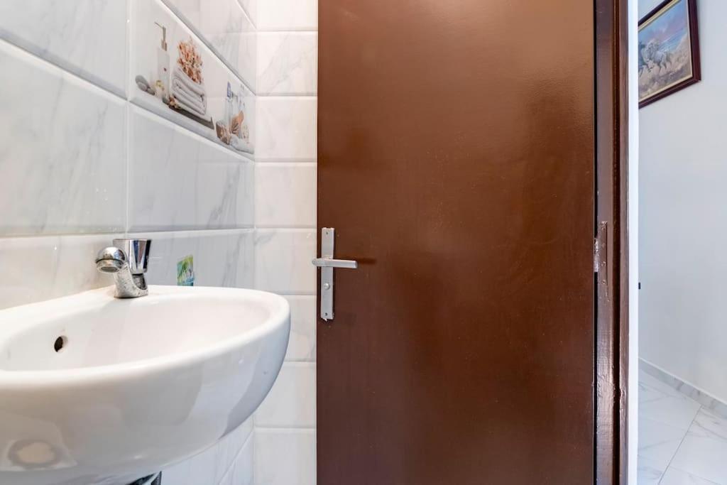 Appartement Chaleureux Et Calme, Parking, Jardin Agadir Exterior foto
